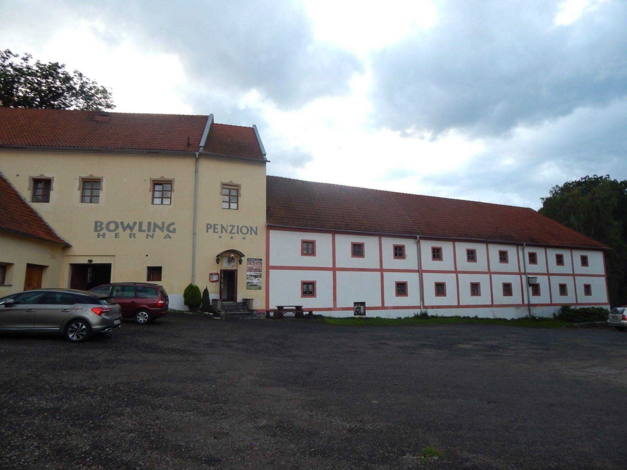 Penzion Zamek Lesany Netvořice Exterior foto